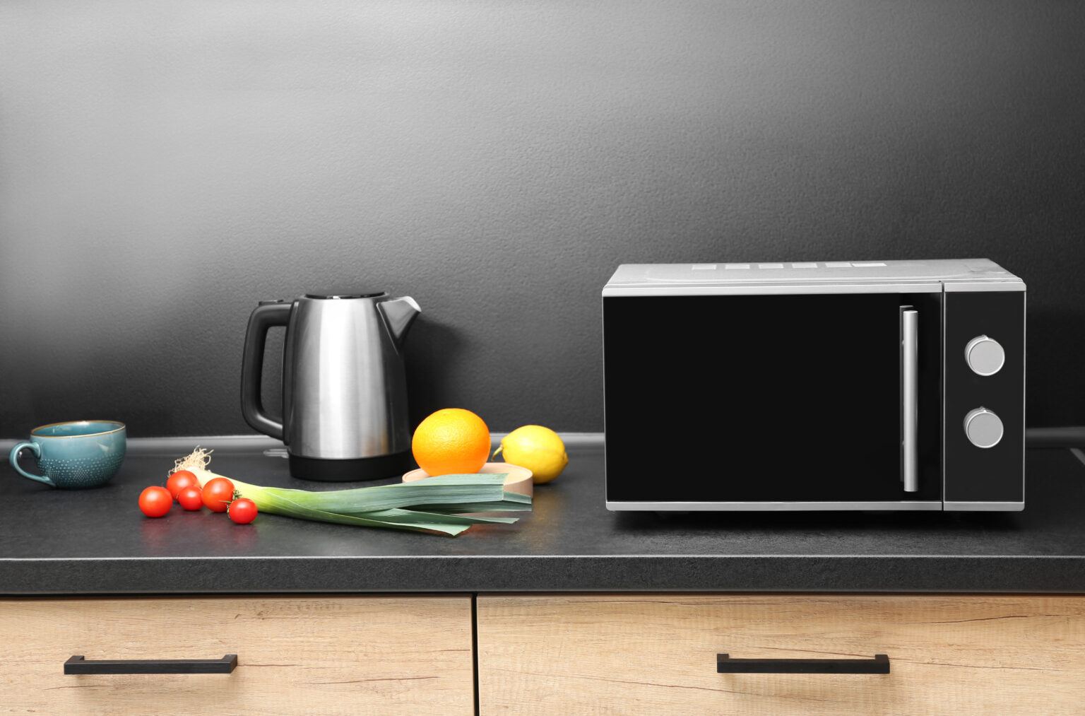 5 Best Countertop Microwaves (2021 Reviews & Buying Guide)